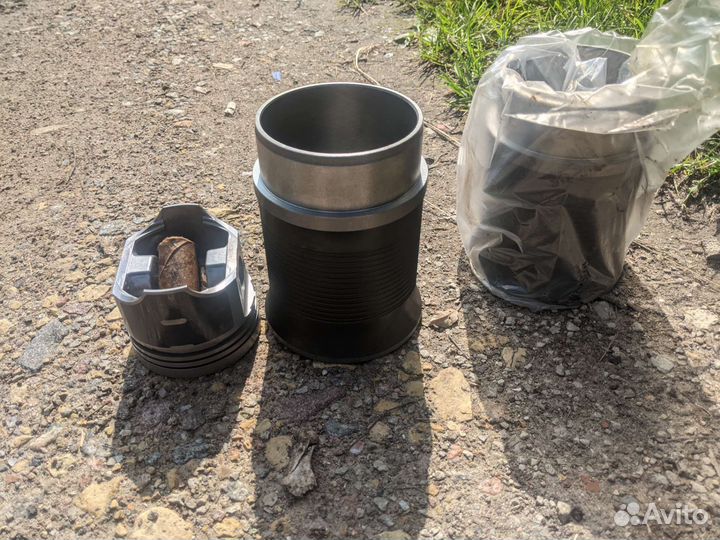 Поршень гильза паз