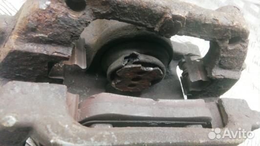 Суппорт тормозной задний правый toyota avensis T27