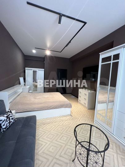 2-к. квартира, 74,2 м², 5/5 эт.
