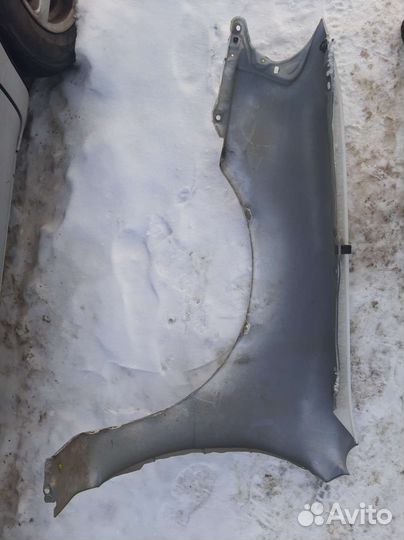 Переднее правое крыло