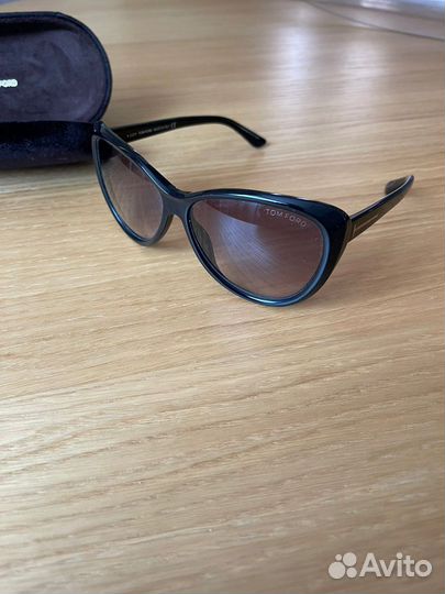 Брендовые солнцезащитные очки женские