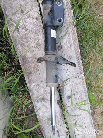 Амортизатор передний правый lacetti