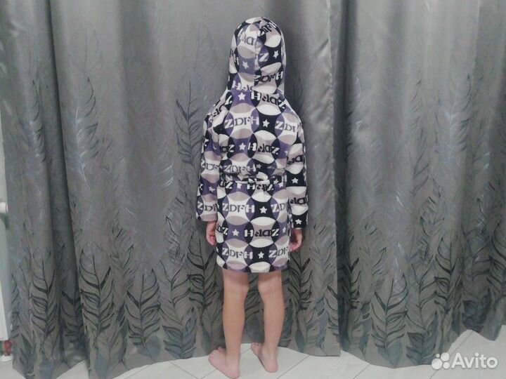 Продам детский халат р. 98-134