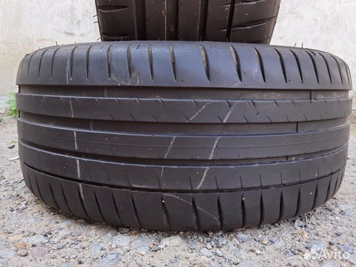 Michelin Pilot Sport 4 235/40 R19 96Y