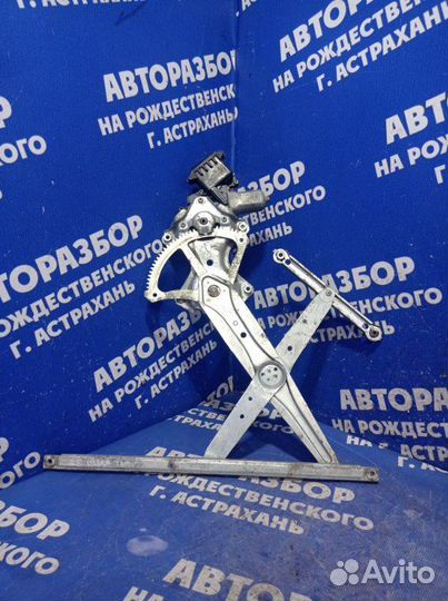 Передний левый стеклоподъемник Toyota Camry 40