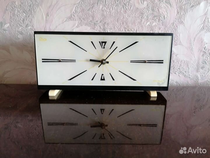 Редкие настольные часы 