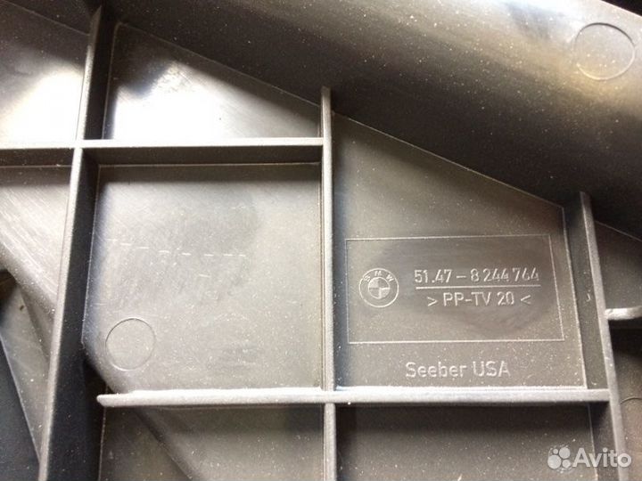 Ящик для инструментов Bmw X5 E53 M62B44 2000