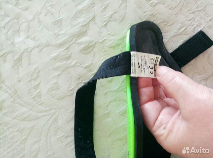 Футбольные щитки