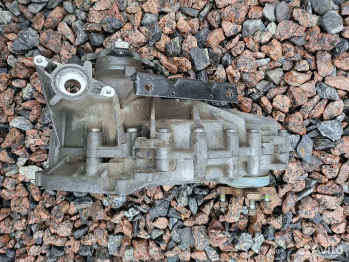 Мало б.у раздаточная коробка Genesis G80 3.0 / 3.8