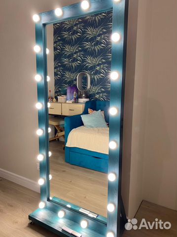 Гримерное зеркало с подсветкой