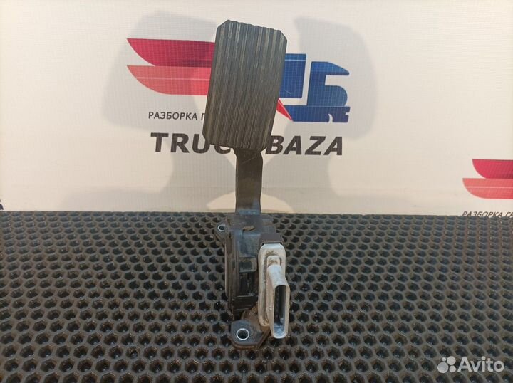 Педаль газа