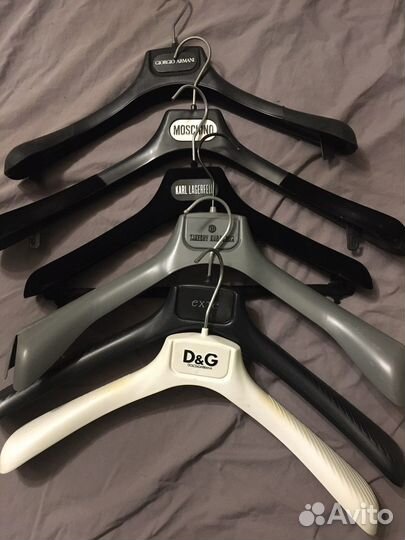 Вешалки плечики для одежды брендовые