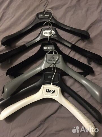 Вешалки плечики для одежды брендовые