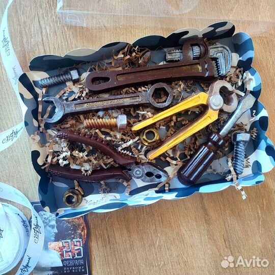 Шоколадный подарок на 23 февраля