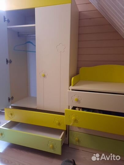 Детский шкаф для одежды и комод