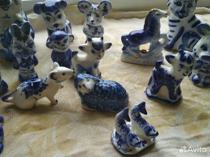 Фигурки животных гжель.19 штук разных размеров