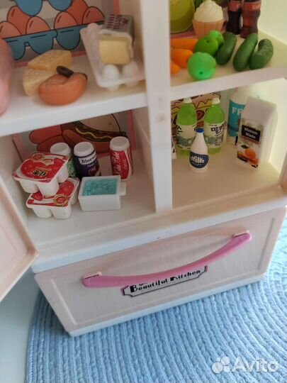 Холодильник с продуктами