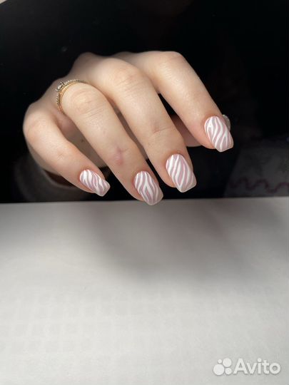 Маникюр, педикюр, наращивание ногтей