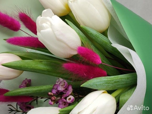 Букет комплимент из тюльпанов