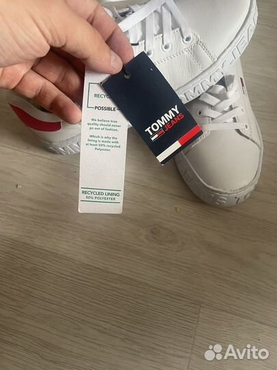 Кроссовки tommy hilfiger 38