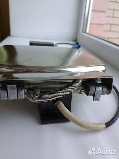 Вафельница 