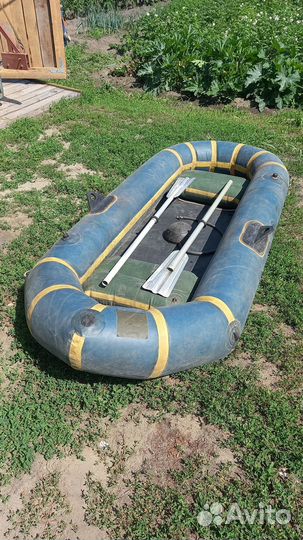 Лодка надувная резиновая весельная