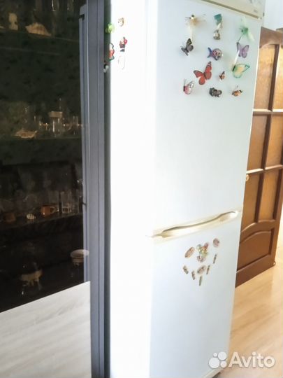 Продам исправный холодильник stinol