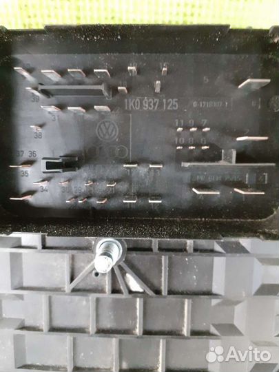 Блок предохранителей Фольксваген Гольф 5+ 1.4 16v