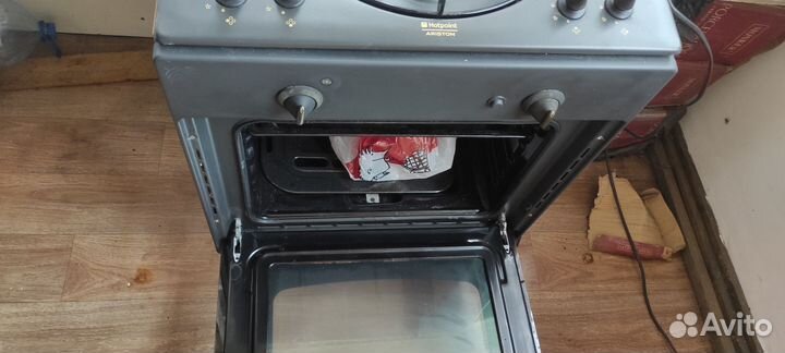 Газовый духовой шкаф и варочная поверхност ariston