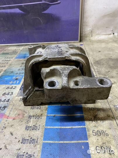 Подушка двигателя на Skoda Octavia a5 1.8