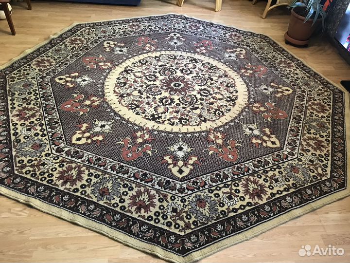 Продам ковер 3'3