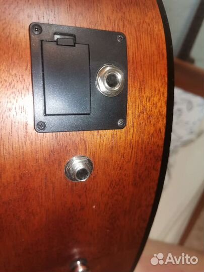 Акустическая гитара