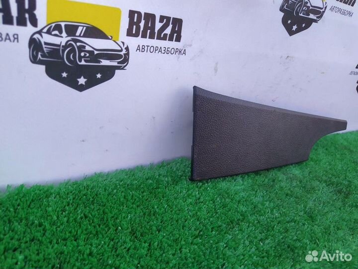 Накладка торпедо левая Ford Mustang