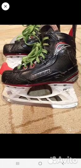 Хоккейные коньки(торг уместен)