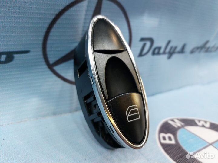 Кнопка стеклоподъемника задняя Mercedes-Benz