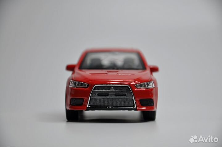 Модель автомобиля Mitsubishi Lancer X металл