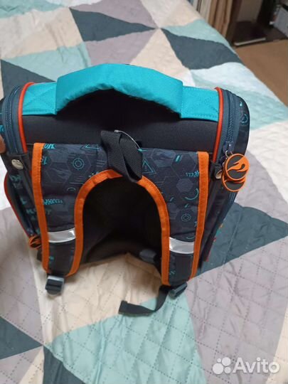Рюкзак школьный для мальчика новый