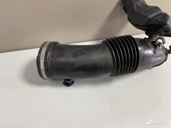 Патрубок воздушного фильтра Ауди А4 Б8 А5 8Т