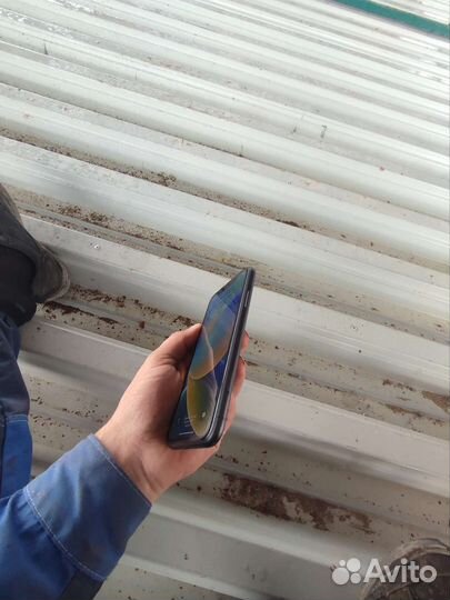 Телефон iPhone 11