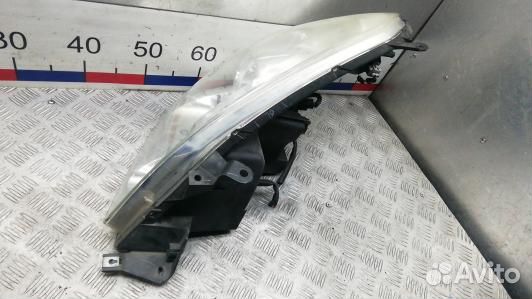 Фара правая toyota corolla verso 2 (HBR15MU01)