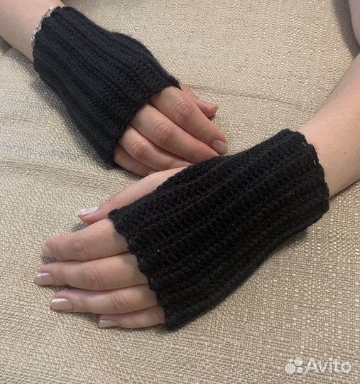 Митенки разных цветов. Ручная работа