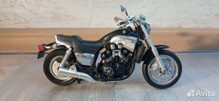 Мотоцикл Yamaha V-Max 1/12 1:12