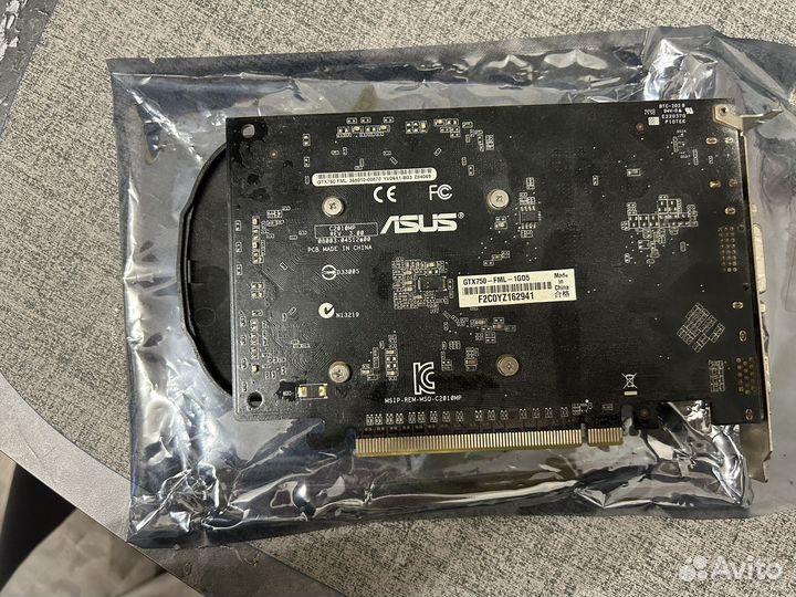 Видеокарта Asus GTX 750