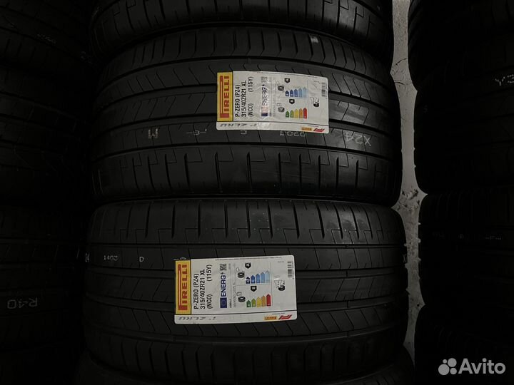Pirelli P Zero PZ4 285/45 R21 и 315/40 R21 121Y