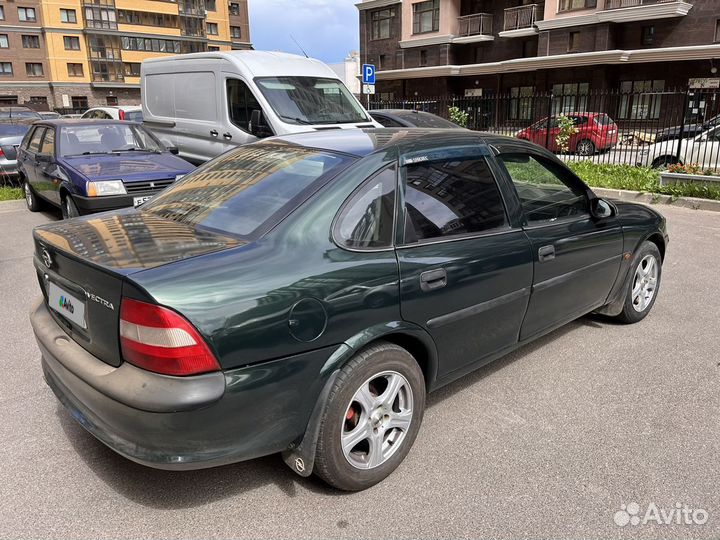 Opel Vectra 1.6 МТ, 1998, 200 000 км