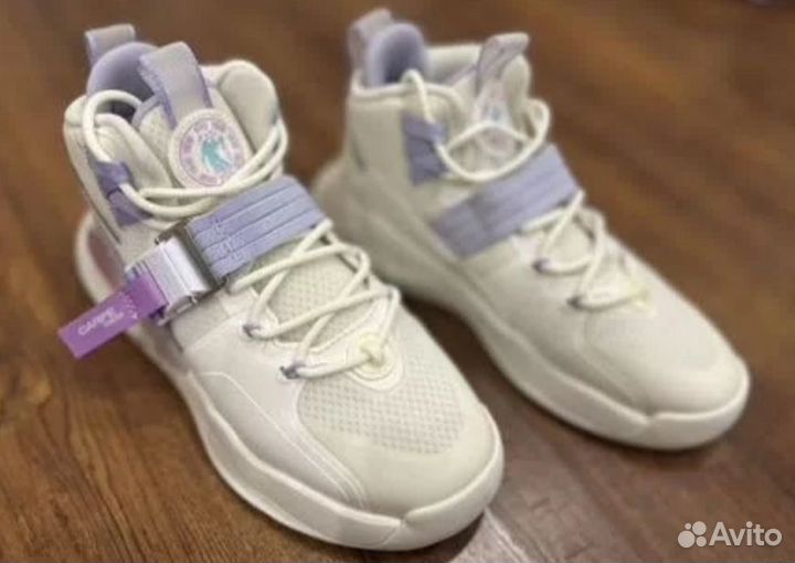 Кроссовки женские 36 размер