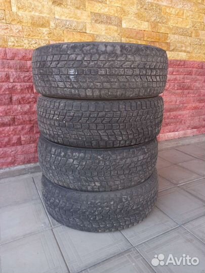 Yokohama 126S 2.25/6 R17