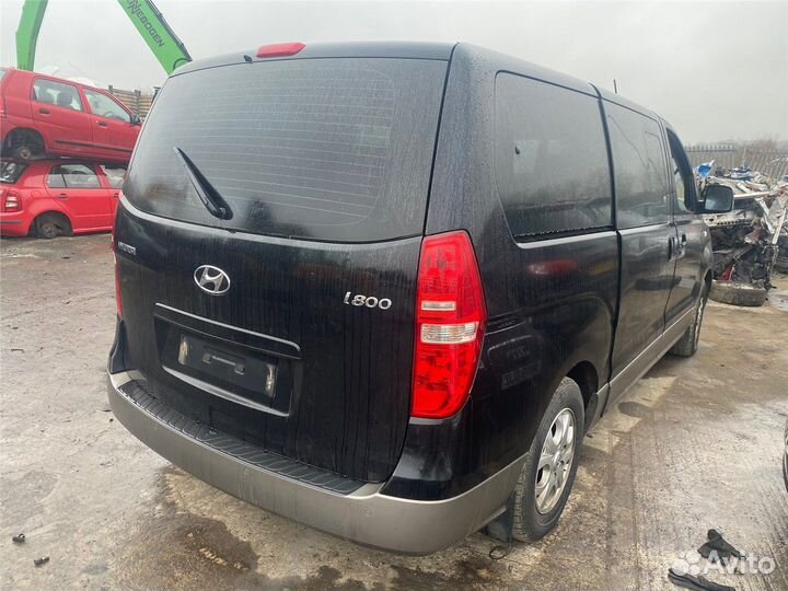 Разбор на запчасти Hyundai H-1 Starex