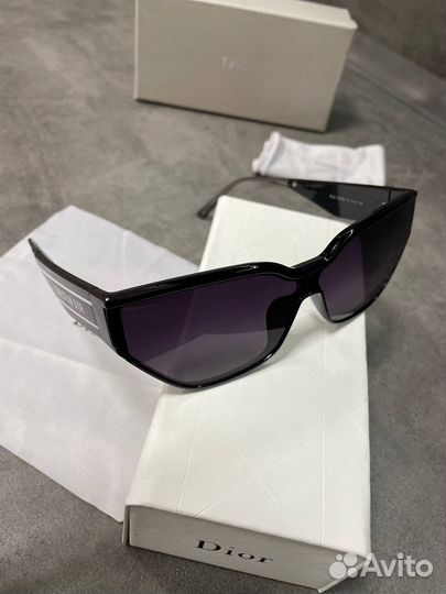 Очки солнцезащитные Dior
