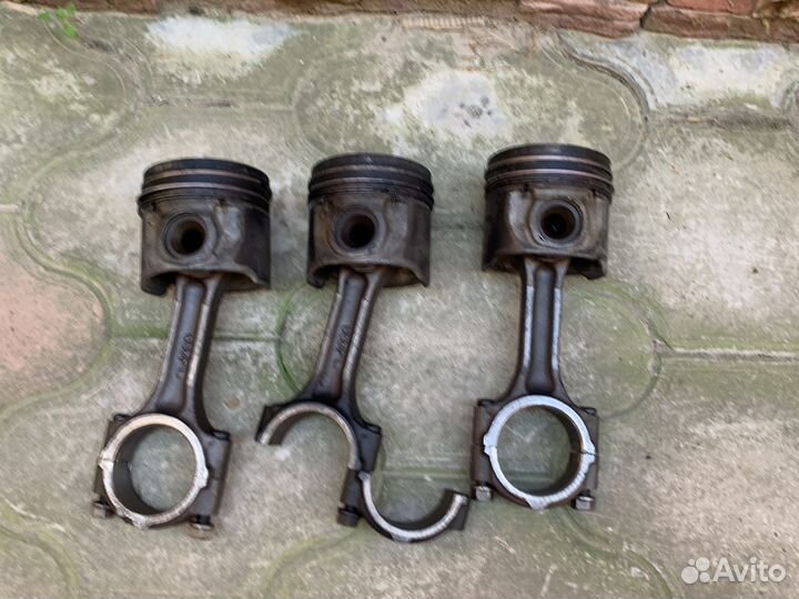 Поршень двигателя D4CB